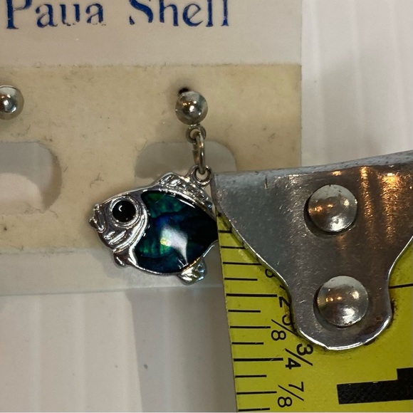 Vintage NOS Paua Shell Fish Pierced Earrings on Original Card New Store Stock - Picture 5 of 7
